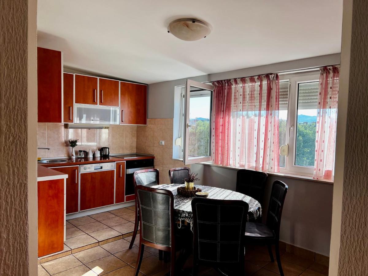City Center Square Deluxe Nest Podgorica Esterno foto