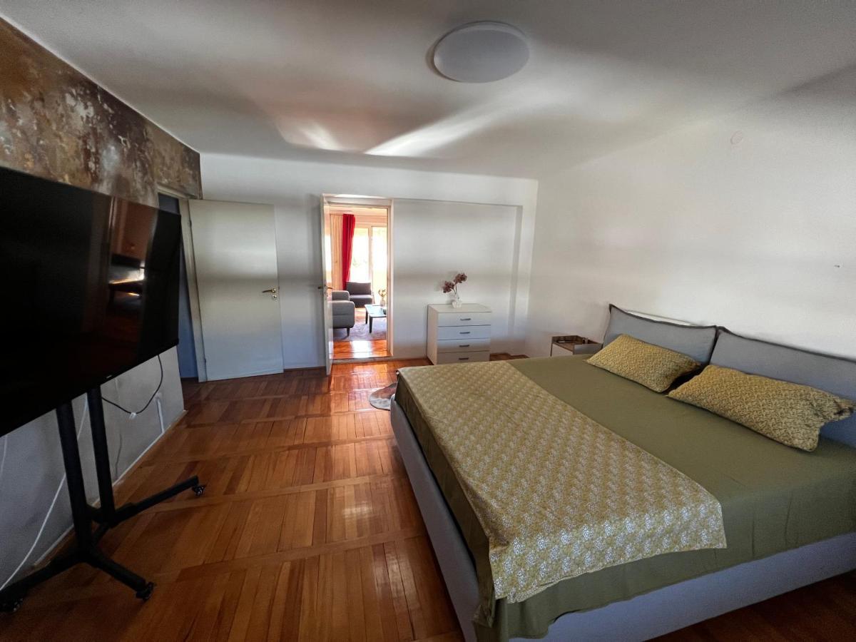 City Center Square Deluxe Nest Podgorica Esterno foto