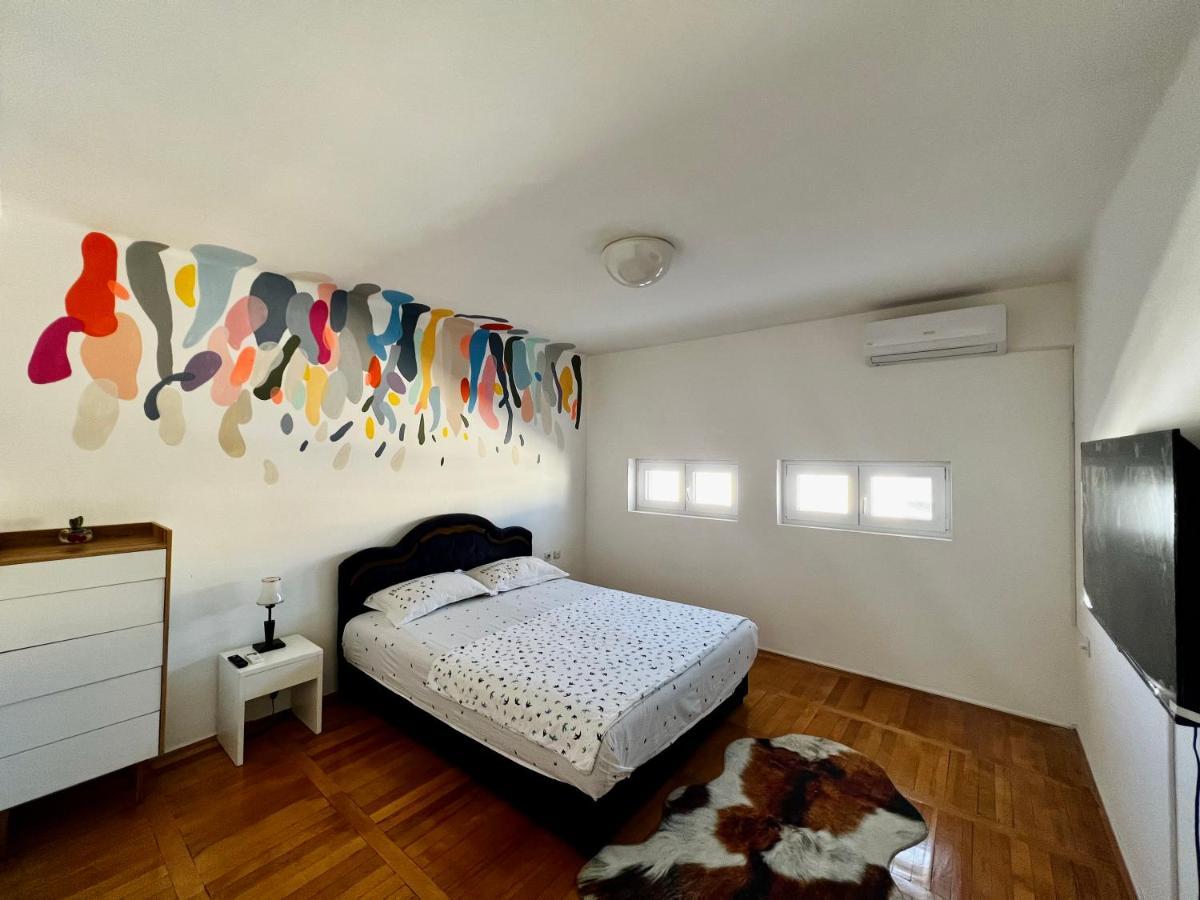 City Center Square Deluxe Nest Podgorica Esterno foto